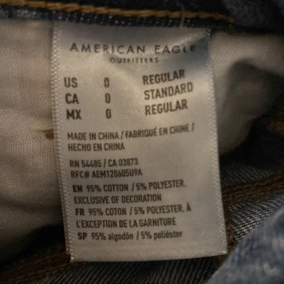 AE Ripped Mom Jean - Picture 4 of 4